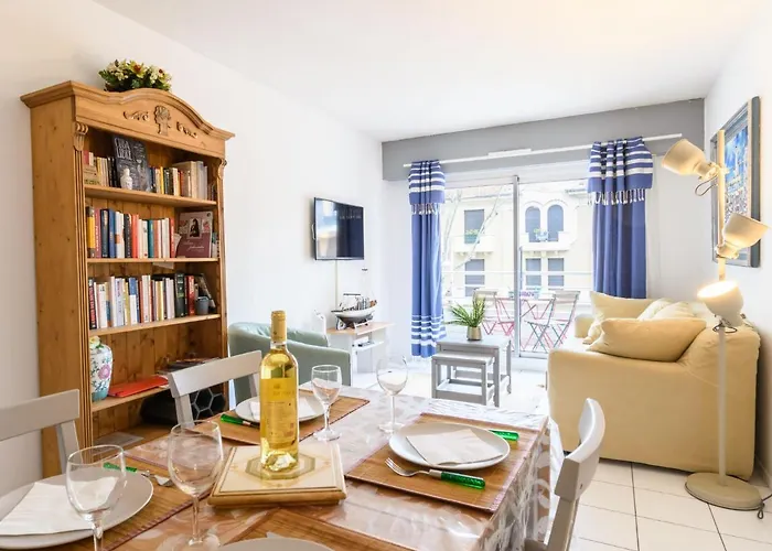 Apartment Le Palma-2 By Interhome
